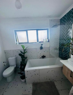 Cozy 1 Bedroom Home In Milnerton